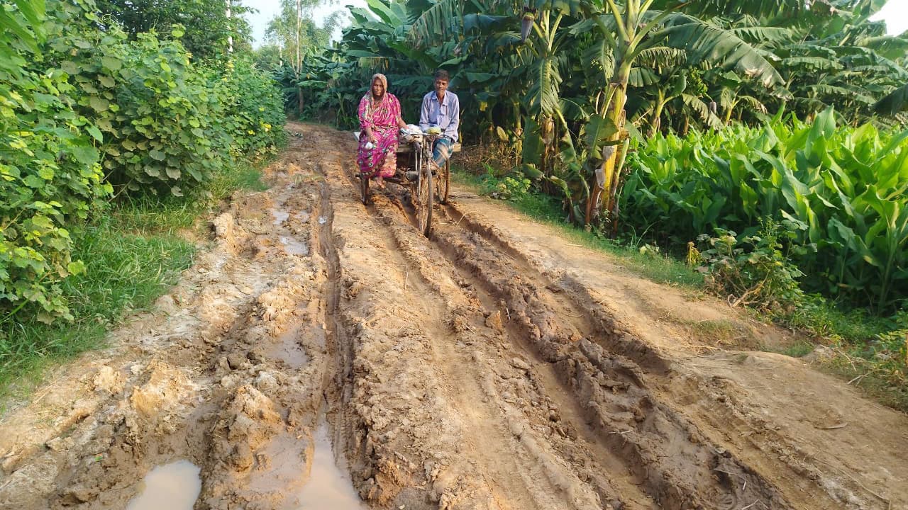 গোপীনাথপুর-চৌরাস্তা বাজার সড়ক বেহাল