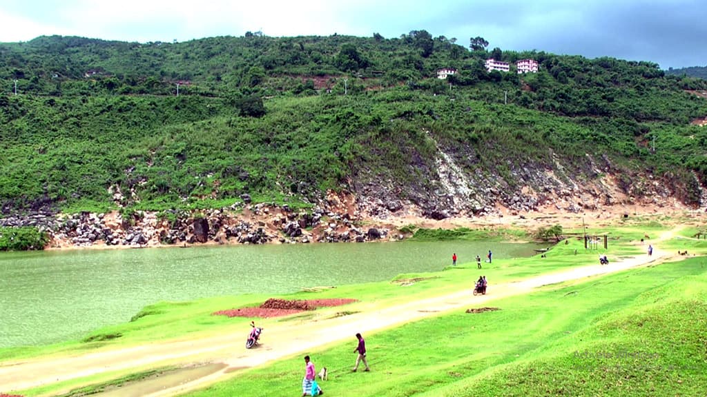 পর্যটনে বাধা যোগাযোগব্যবস্থা