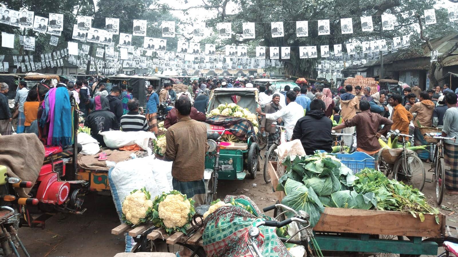 তারাকান্দির সবজি হাটে দিনে কোটি টাকার বেচাকেনা