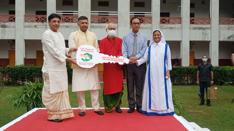 কুমুদিনী হাসপাতালে অ্যাম্বুলেন্স উপহার দিলেন ভারতীয় হাইকমিশনার 