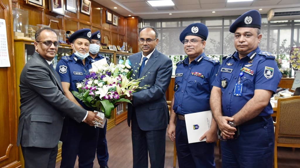 নবনিযুক্ত গভর্নরকে অভিনন্দন জানাল কমিউনিটি ব্যাংক