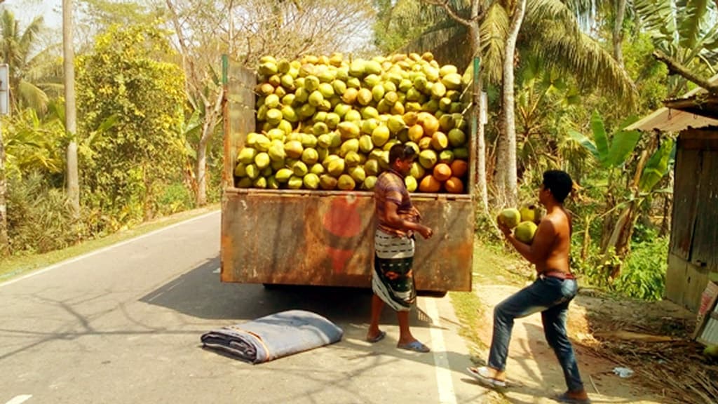 ক্রেতা কিনছেন দ্বিগুণ দামে