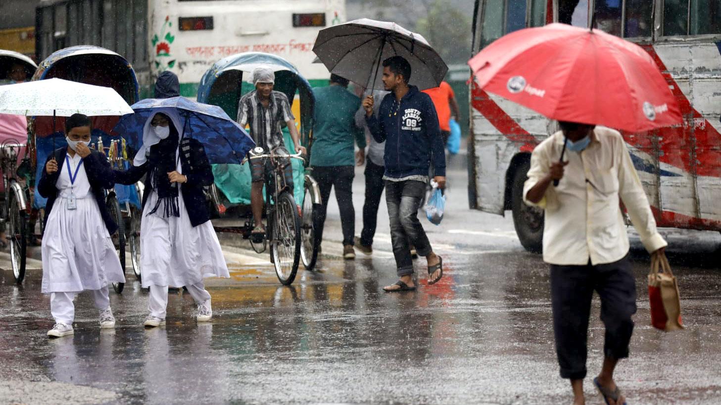 বৃষ্টি হবে ৫ বিভাগে, তাপমাত্রা থাকবে অপরিবর্তিত