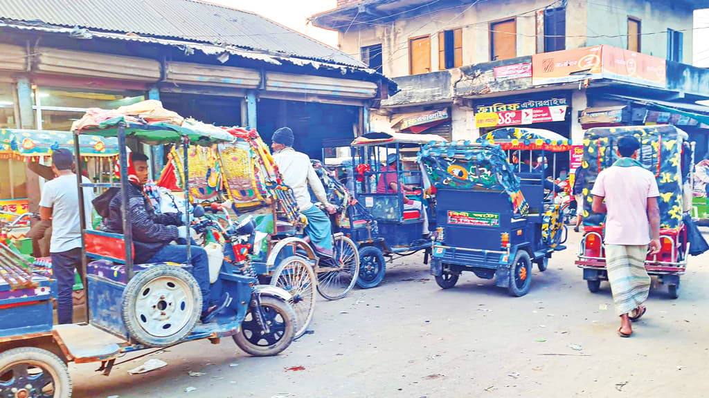 চাঁদা ছাড়া চাকা ঘোরে না