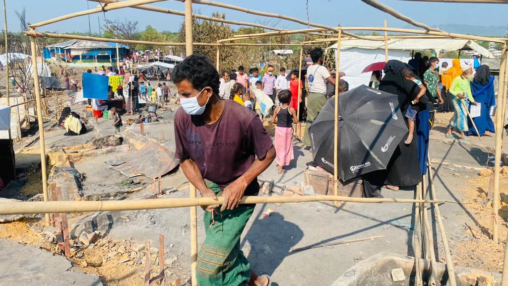 ২ সপ্তাহে তিন অগ্নিকাণ্ড, আতঙ্ক কাটছে না রোহিঙ্গাদের 