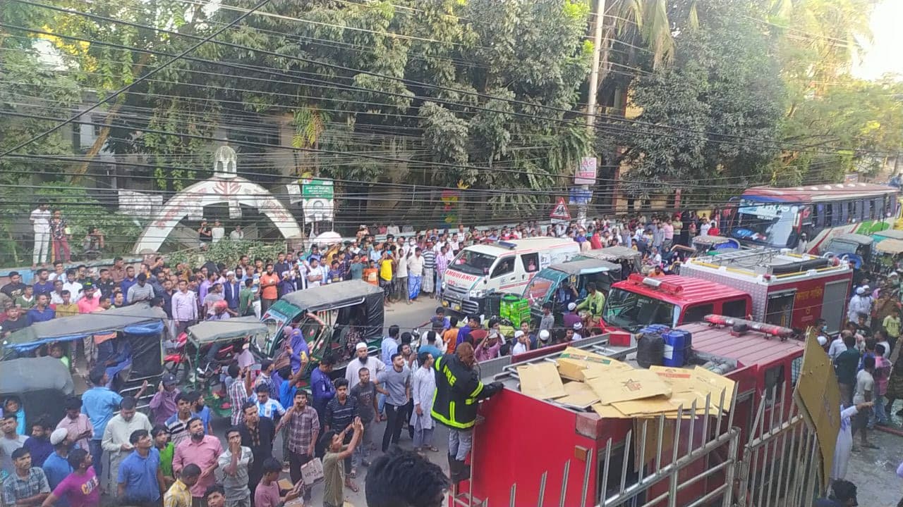 ভৈরবে মার্কেটে ভয়াবহ আগুন, ৮টি ইউনিটের চেষ্টা নিয়ন্ত্রণে