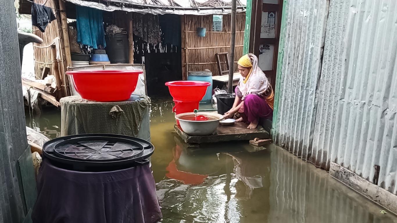 ৩ দিনের টানা বৃষ্টিতে মাদারীপুরে শতাধিক পরিবার পানিবন্দী