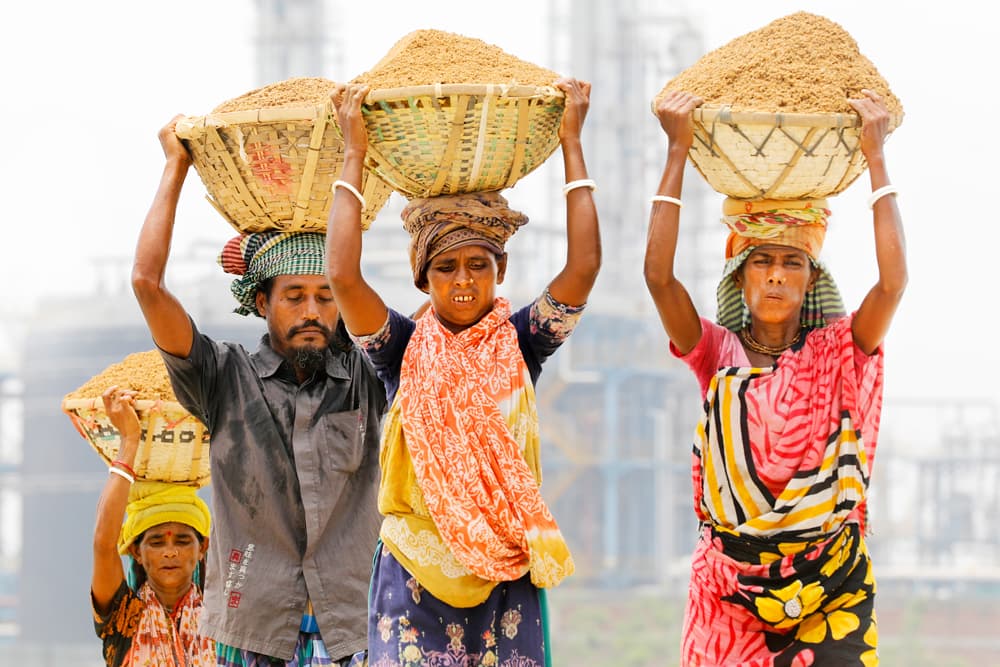 রাসুল (সা.) বলেছেন, ‘শ্রমিক দিনে সত্তরবার অপরাধ করলেও ক্ষমা করে দাও’