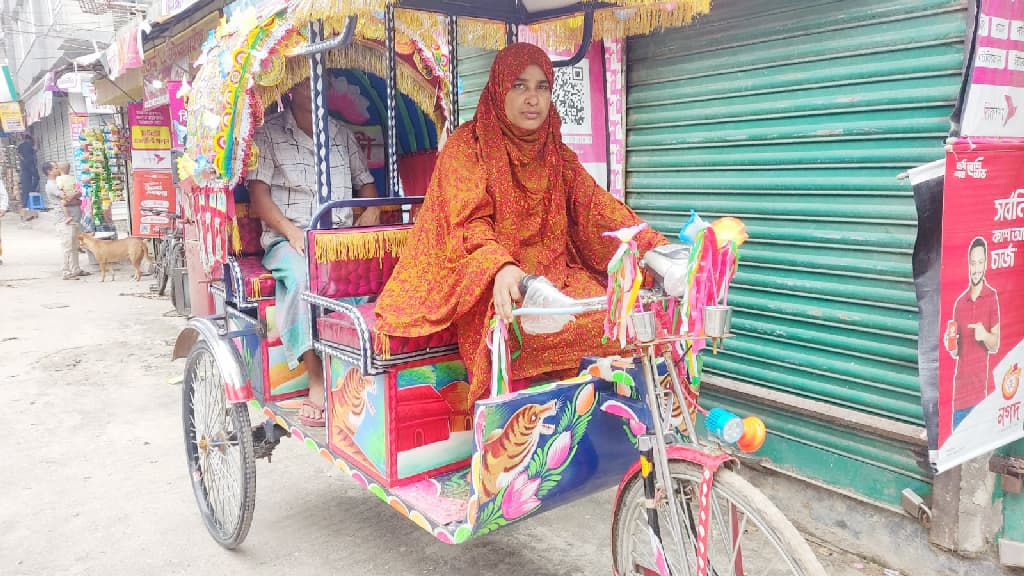 দুই কিডনিই বিকল, মেয়েকে বাঁচাতে প্রবাসী কর্মী মা এখন অটোরিকশা চালক