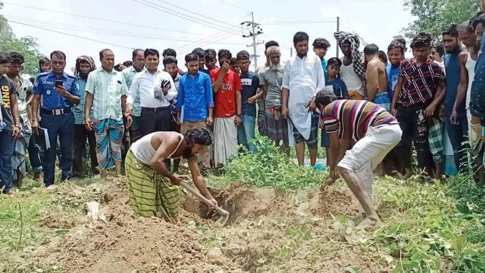 স্ত্রীর মামলায় আড়াই বছর পর বীর মুক্তিযোদ্ধার দেহাবশেষ উত্তোলন