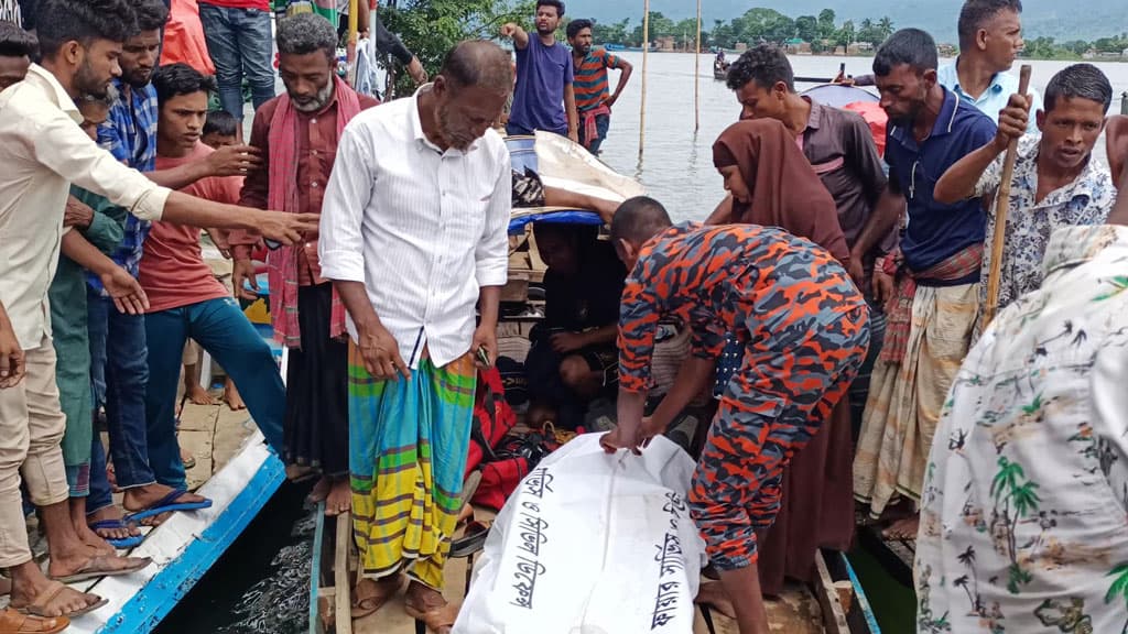 নৌকা বিদ্যুতায়িত হয়ে হাওরে নিখোঁজ পর্যটকের মরদেহ উদ্ধার