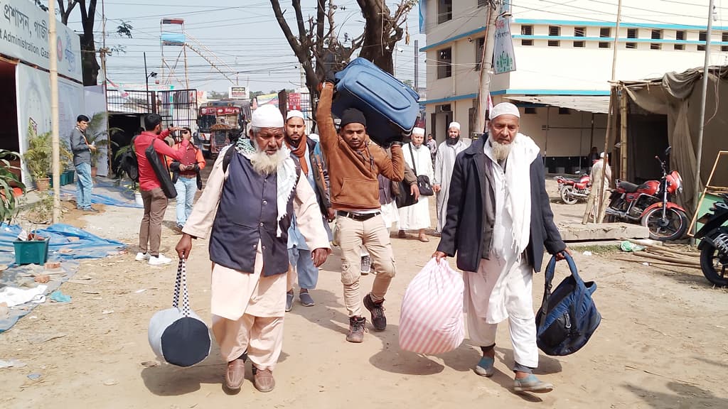 ময়দানে আসছেন মুসল্লিরা, দ্বিতীয় ধাপে ইজতেমা শুরু শুক্রবার