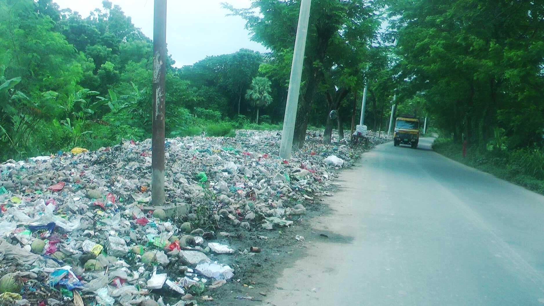 চুয়াডাঙ্গায় শহরে ময়লার স্তূপ নিয়ে ভোগান্তি, নির্মাণ হচ্ছে ডাম্পিং স্টেশন 