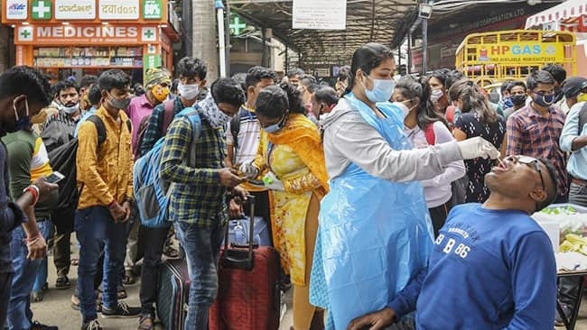 ভারতে একদিনে শনাক্ত বাড়ল ৪৫ শতাংশ, মৃত্যু ২১ 