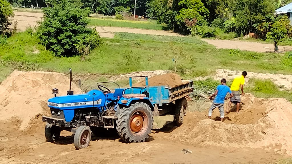 অবৈধভাবে বালু উত্তোলনের অভিযোগ