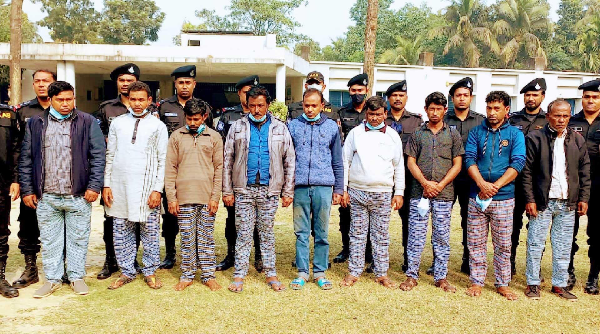 জয়পুরহাটে কিডনি বেচাকেনা চক্রের ৯ আসামি গ্রেপ্তার