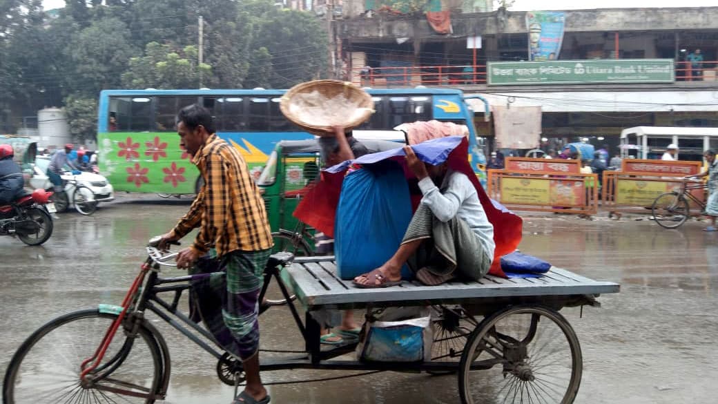 ঘূর্ণিঝড় জাওয়াদ নিম্নচাপে পরিণত, রাজধানীতে গুঁড়ি গুঁড়ি বৃষ্টি