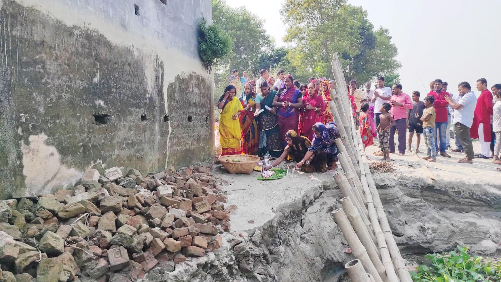 চরসোনারামপুরে ভাঙন আতঙ্ক