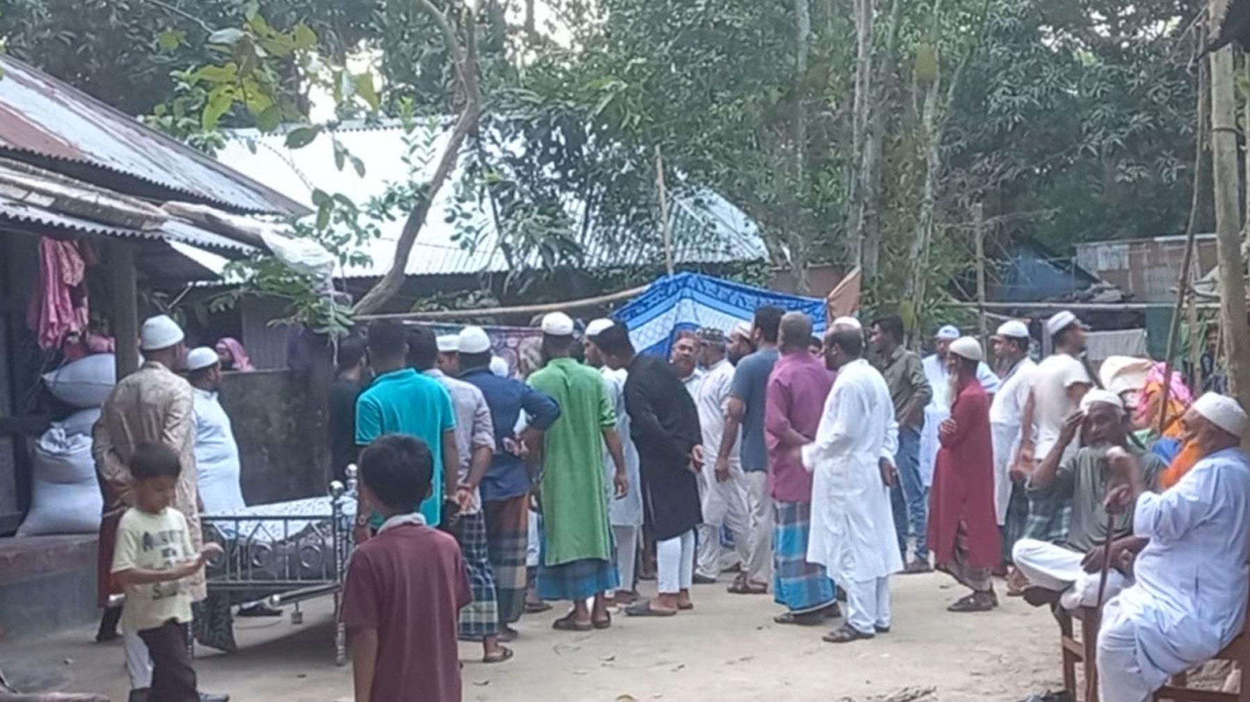 কবুতরের খাঁচা সরাতে গিয়ে বিদ্যুতায়িত হয়ে স্বামী-স্ত্রীর মৃত্যু