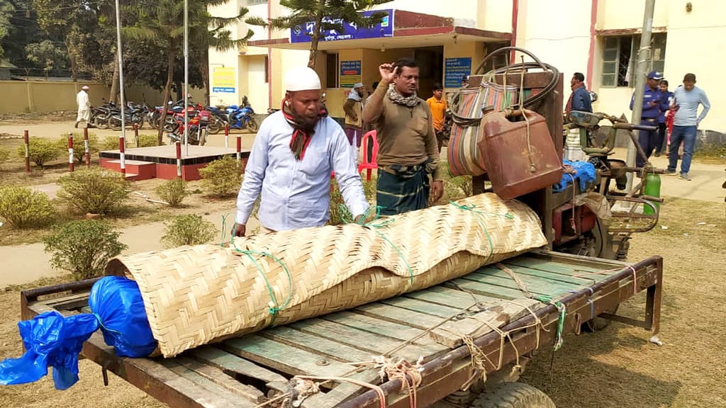 পারিবারিক কলহের জেরে গৃহবধূর আত্মহত্যা, স্বামী আটক