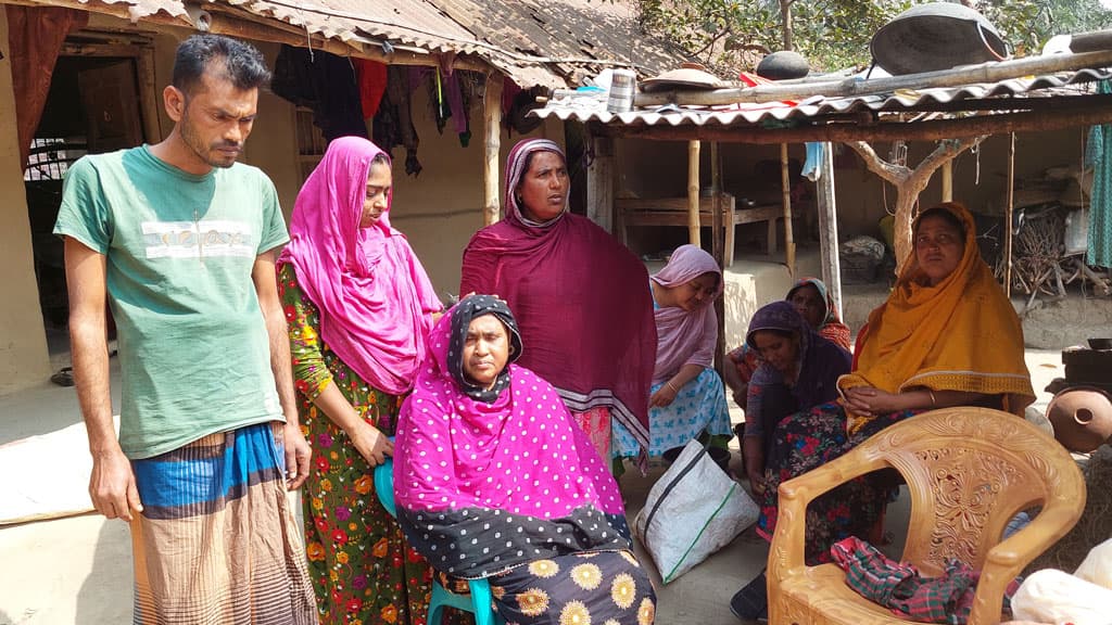 রাজশাহীতে দুদিনের ব্যবধানে ২ সন্তান হারানো প্রভাষক দম্পতির স্বজনেরা শোকে স্তব্ধ