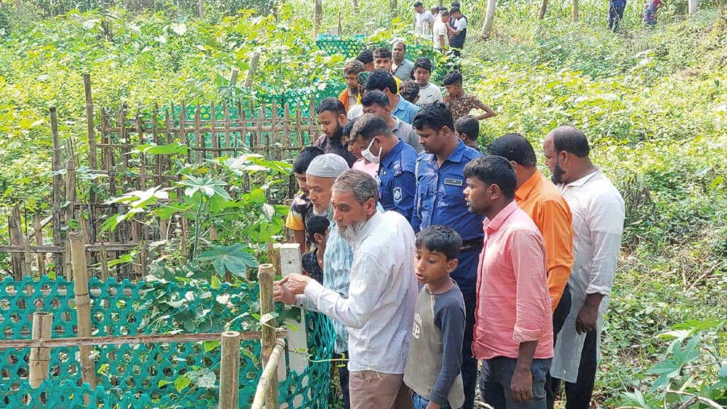 শিবালয়ে কবরস্থান থেকে এক রাতে ১৮ কঙ্কাল চুরি