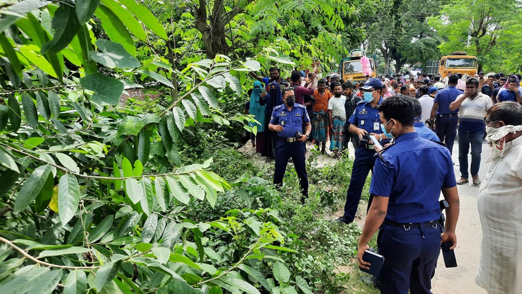 সড়কের পাশে পড়ে ছিল নিখোঁজ যুবকের বস্তাবন্দী মরদেহ