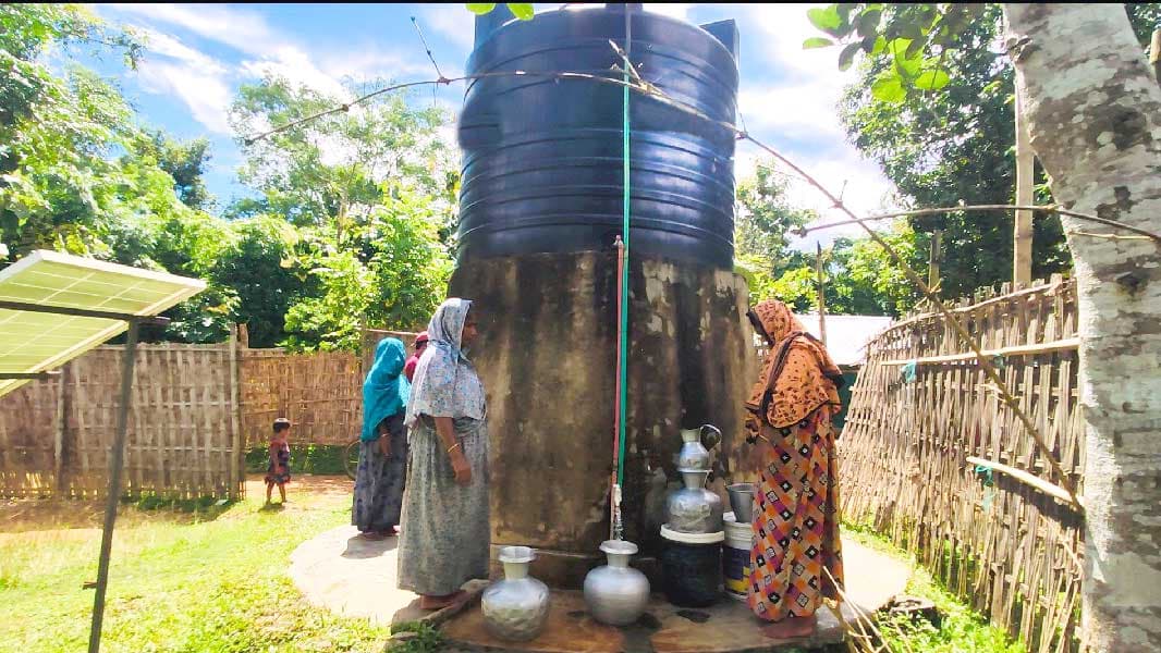 দুর্গম পাহাড়ে সুপেয় পানি