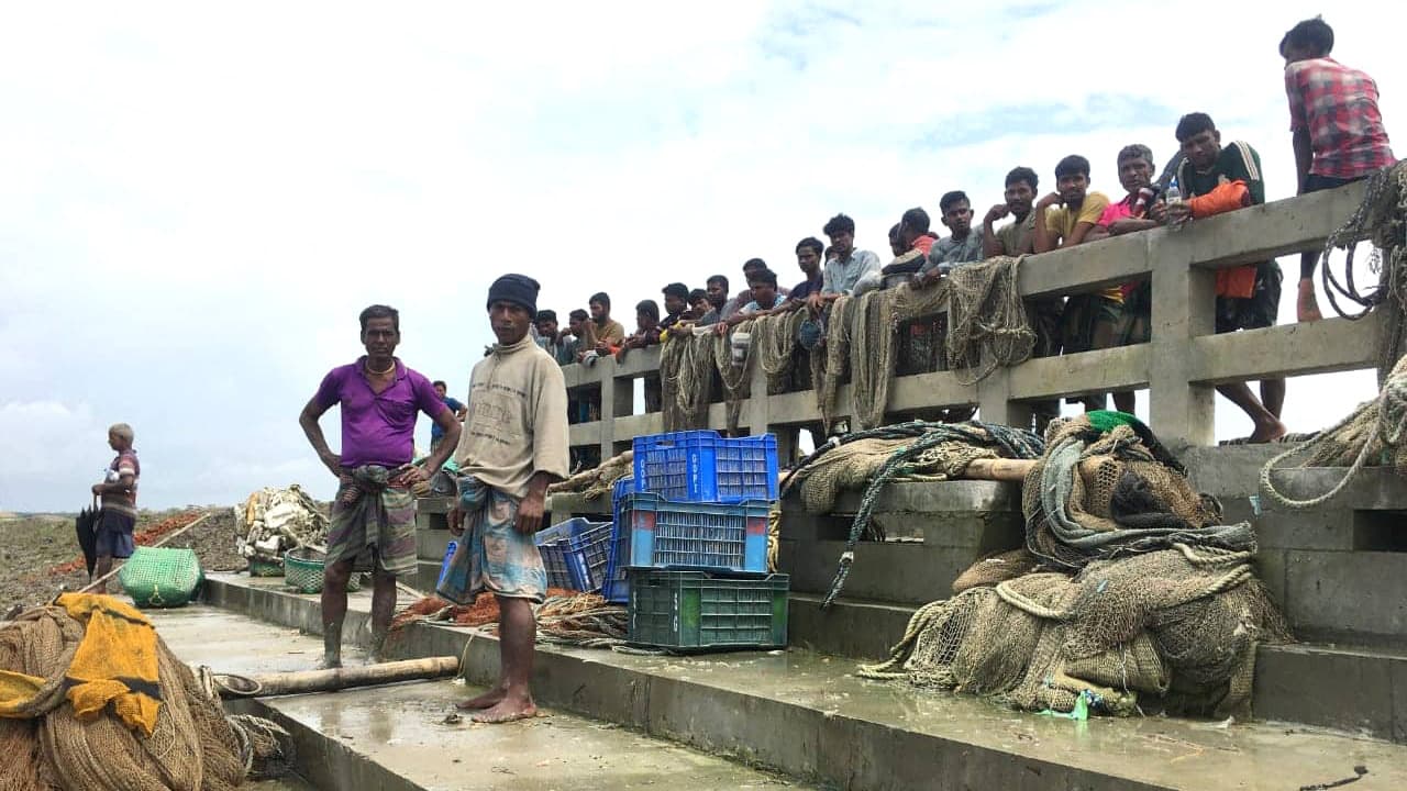 ঋণের চক্রে জেলেদের দুর্দিন