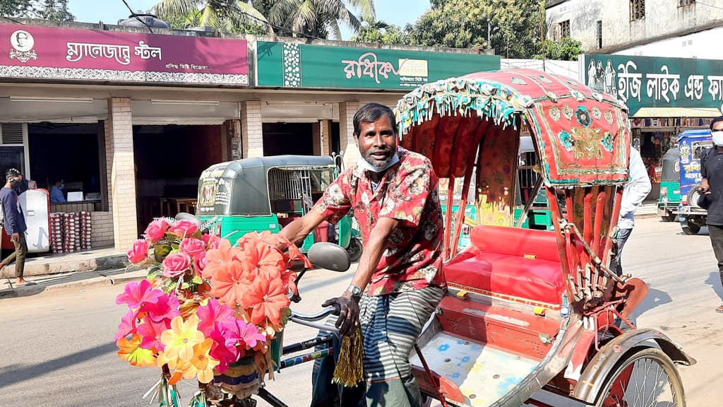 আমোদপ্রিয় রিকশাচালক শফিক মিয়া 