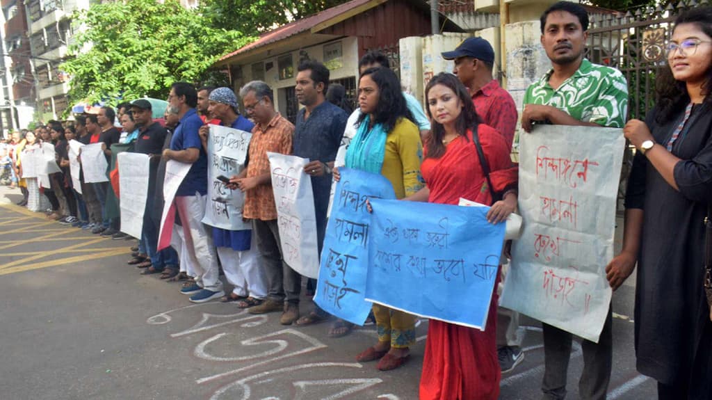 ছাত্র-জনতার কাছে মঞ্চকর্মীদের পাঁচ প্রশ্ন