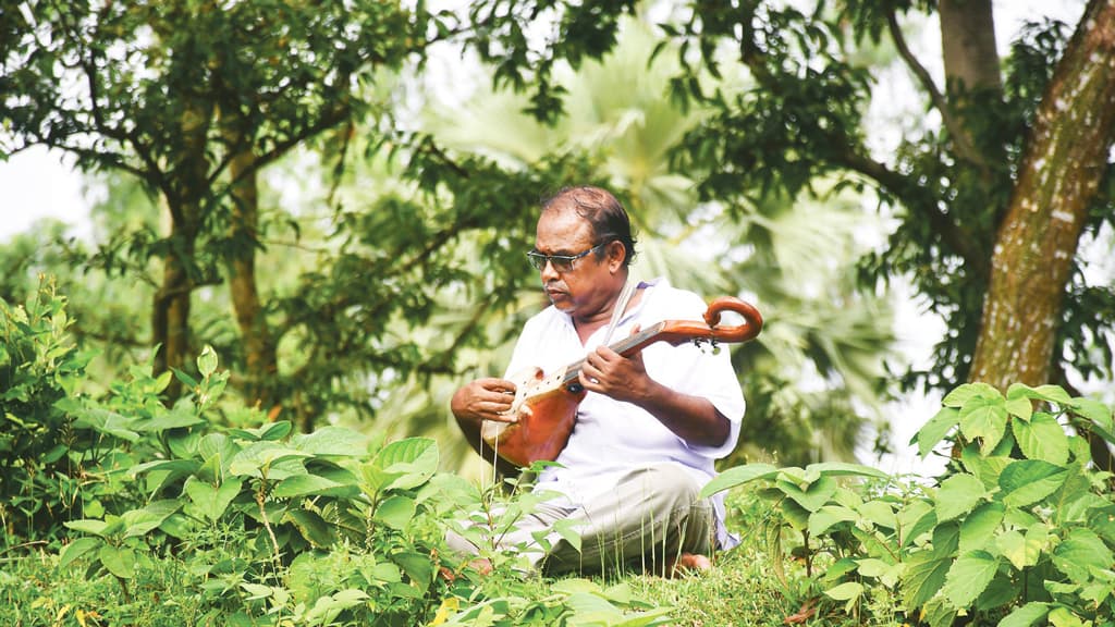 যে বেদনায় কাঁদেন গোবিন্দ