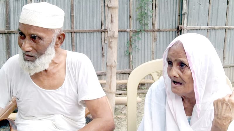 শিক্ষক-ব্যবসায়ী সন্তানদের ঘরে স্থান হয়নি বৃদ্ধ দম্পতির, দায়িত্ব নিলেন ইউএনও