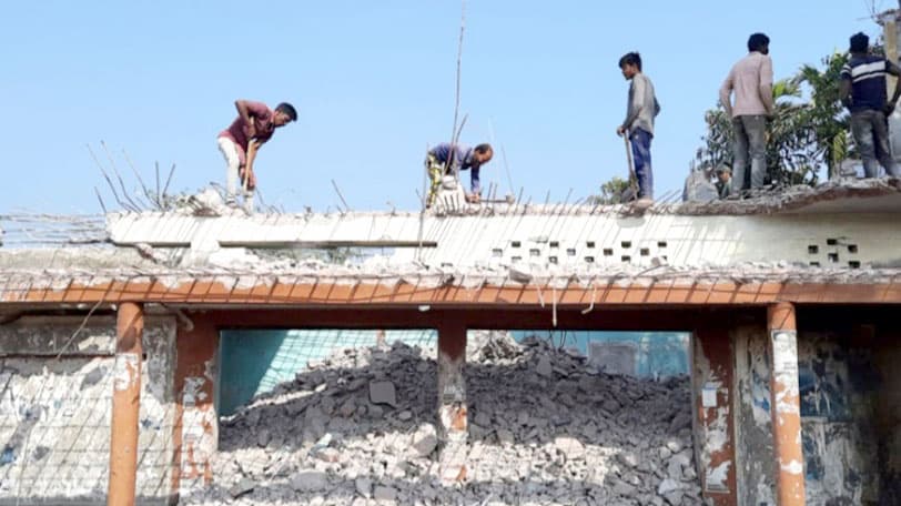 ভেঙে ফেলা হচ্ছে নকলার একমাত্র প্রেক্ষাগৃহ ‘কল্পনা সিনেমা হল’