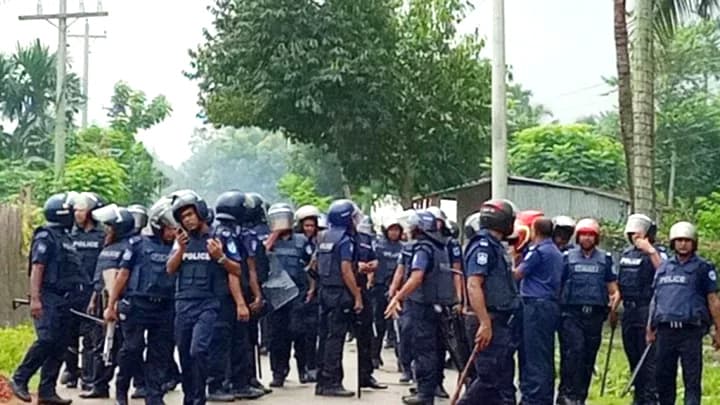 পাকুন্দিয়ায় পুলিশ-বিএনপি সংঘর্ষ, ১১৪ নেতা-কর্মীর আগাম জামিন