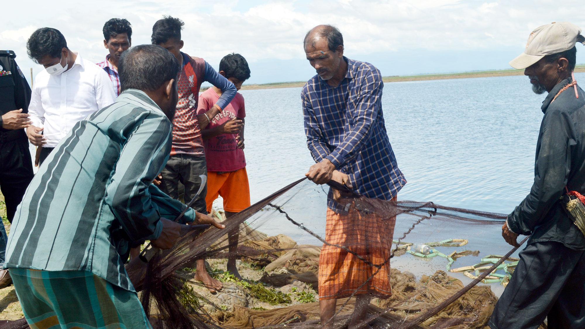 হাওরাঞ্চলে মিঠাপানির মাছের সংকট