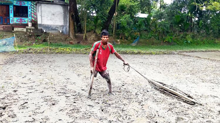 এক পায়ে জীবনযুদ্ধ কামাল উদ্দিনের