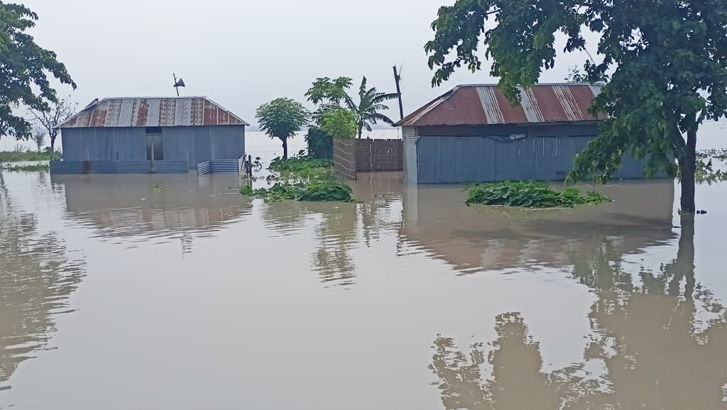 বন্যাকবলিত চার বিভাগে দেড় মাসে ৯২ জনের মৃত্যু