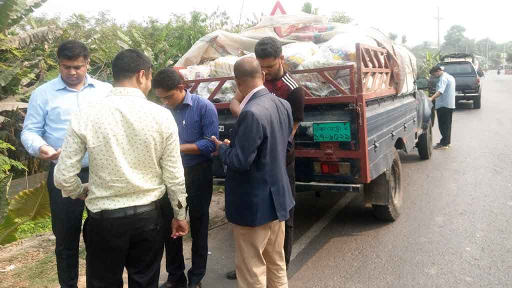 মধ্যরাতে পিকআপভর্তি ভেজাল সার জব্দ, কারখানা সিলগালা 