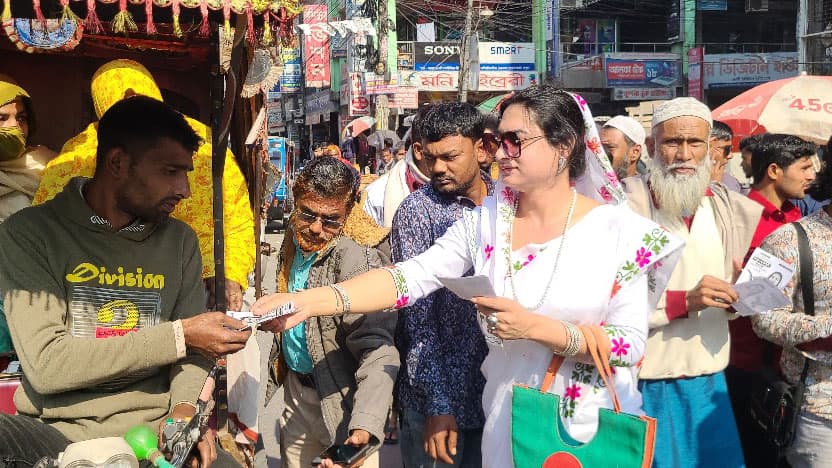 বিদেশি গণমাধ্যমের দৃষ্টি কেড়েছেন রংপুরের তৃতীয় লিঙ্গের এমপি প্রার্থী