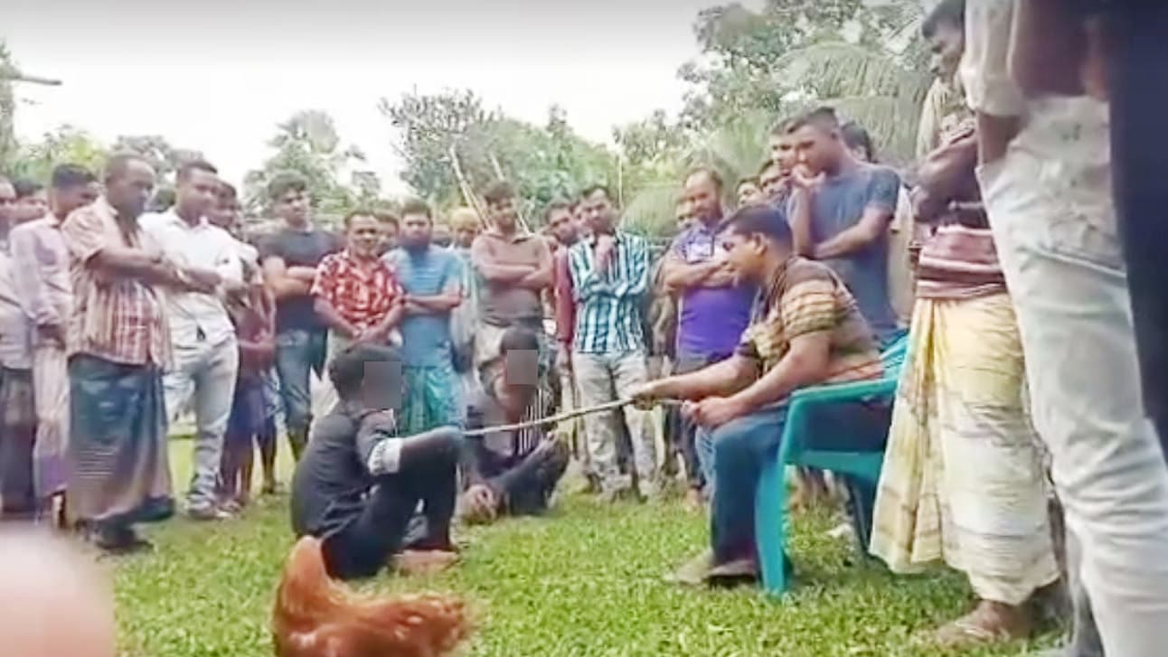 পেটানোর ভিডিও করায় কিশোরকে পেটালেন ইউপি সদস্য