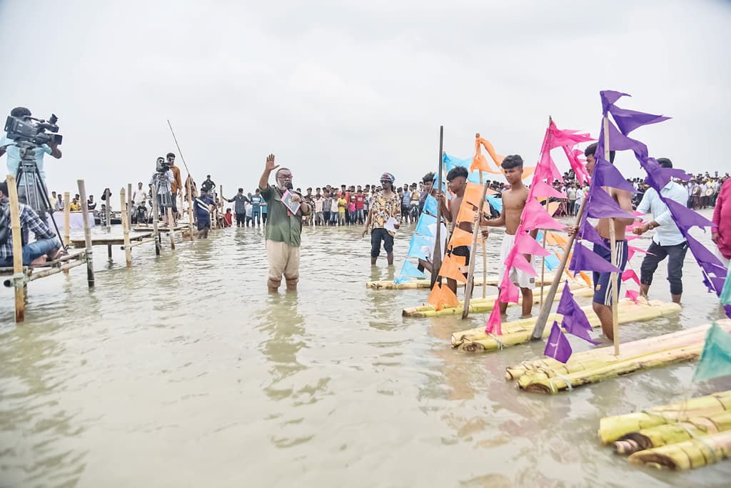 কৃষকের ঈদ আনন্দ এবার পদ্মার তীরে