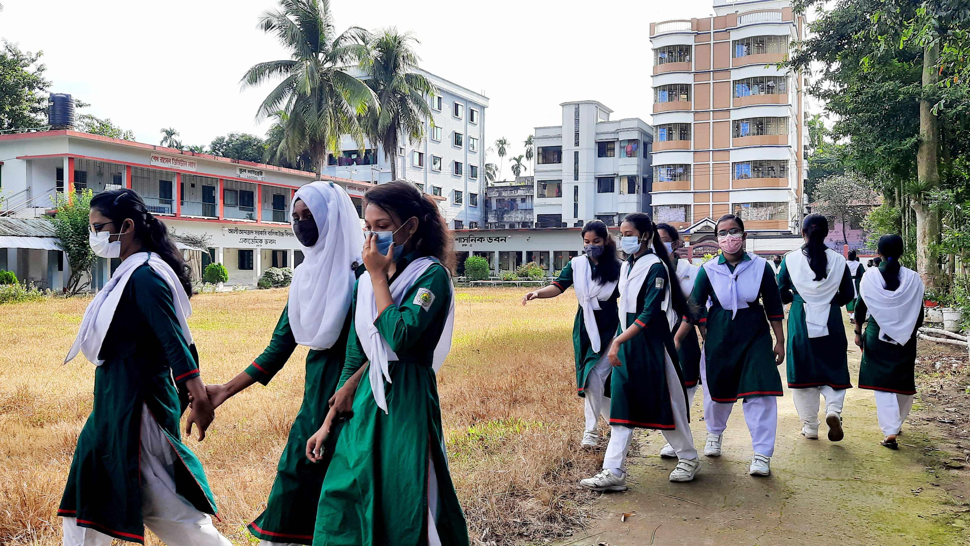 ৫৪৪ দিন পর শিক্ষাপ্রতিষ্ঠান খুলল