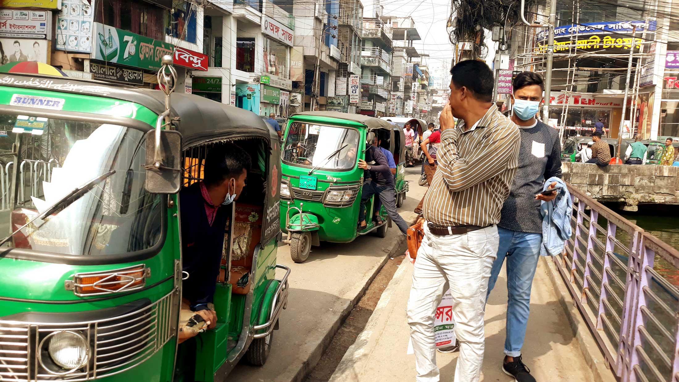 অটোরিকশা ভাড়া দ্বিগুণ