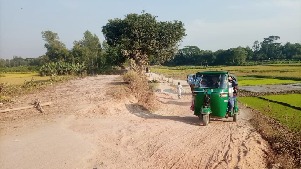 সেতুর নির্মাণ আটকে আছে মাটি পরীক্ষায়