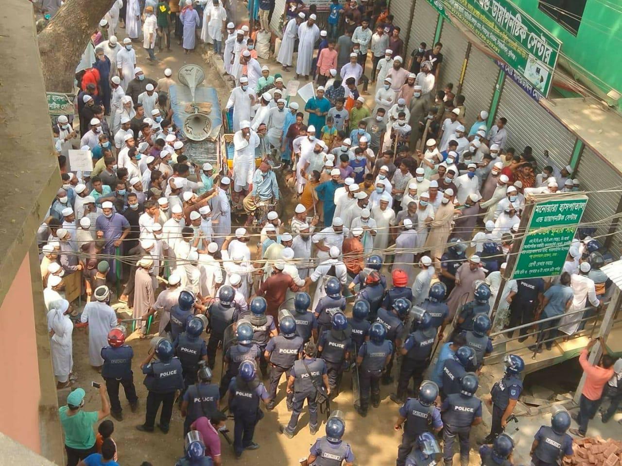 মুন্সিগঞ্জে আওয়ামী লীগ-হেফাজতের সংঘর্ষে ওসিসহ আহত ৪০