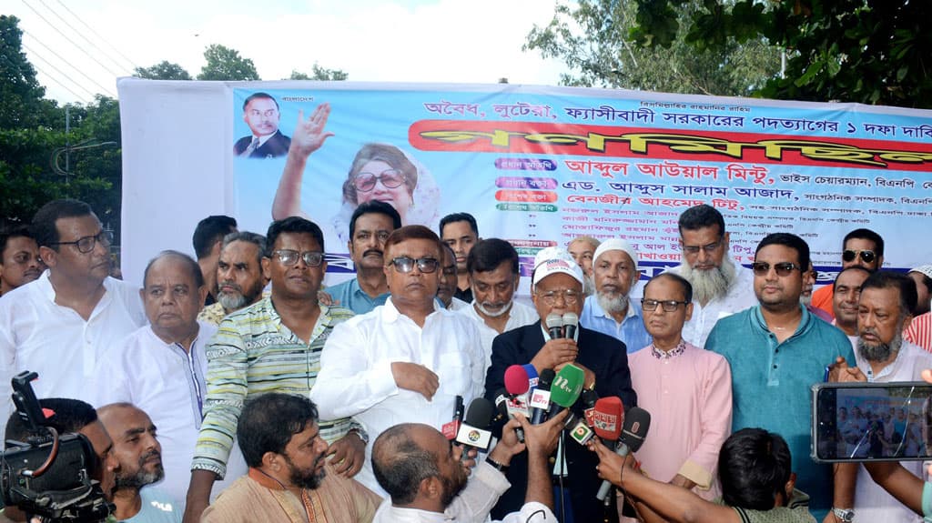 আপনার সঙ্গী-সাথিরা লুটপাট ছাড়া কিছুই বুঝে না: মিন্টু 