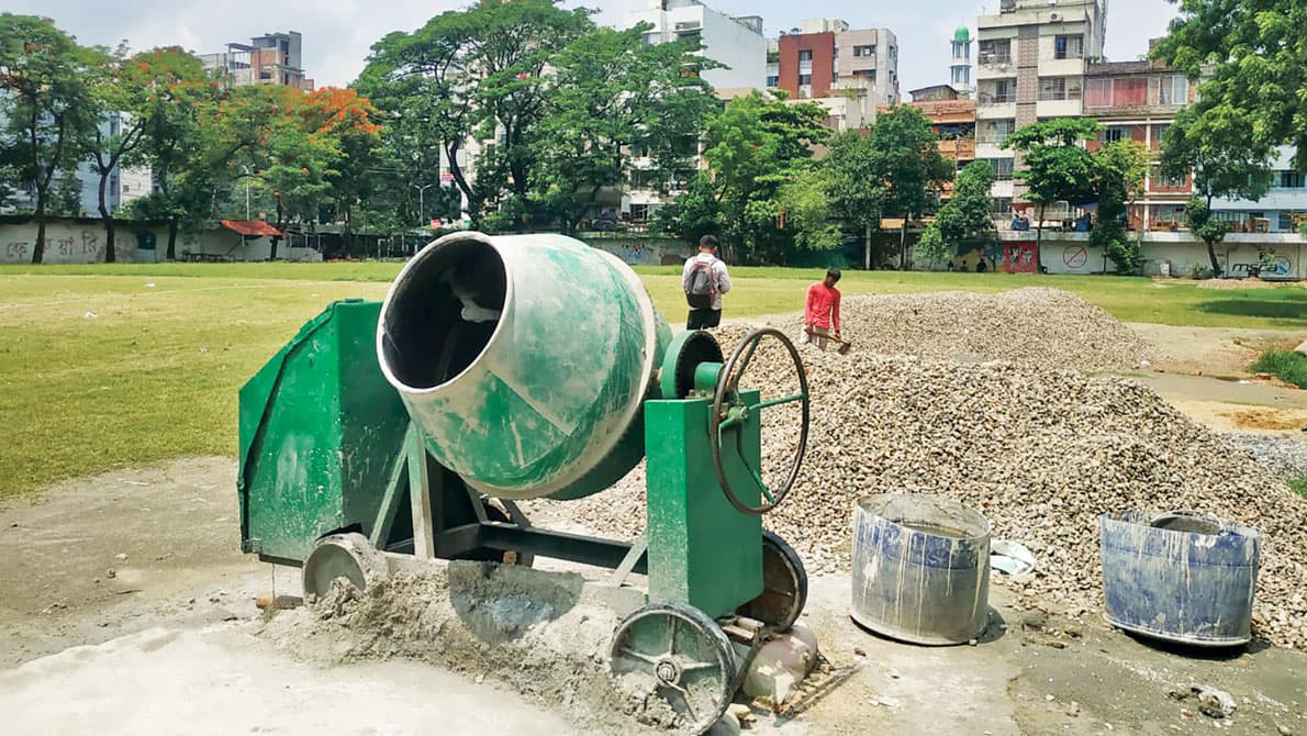 প্রকল্প বাড়ে, কাজ শেষ হয় না