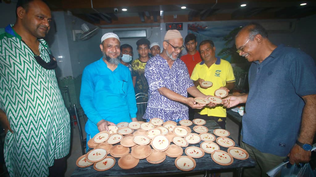 ৭২ বছর ধরে ইফতারে জনপ্রিয় ‘দিল্লির শাহি ফিরনি’