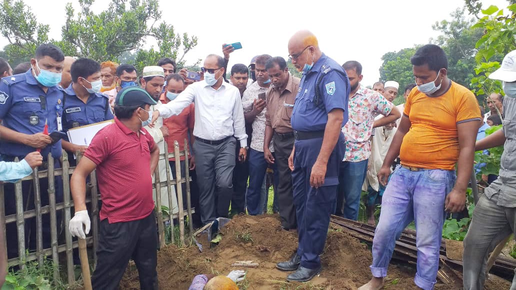 পীরগঞ্জে ১৭ কবরের ৮ টির কঙ্কাল চুরি হয়েছে